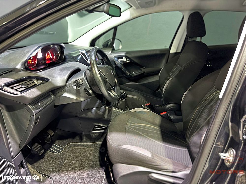 Peugeot 208 1.4 HDi SE Style - 14