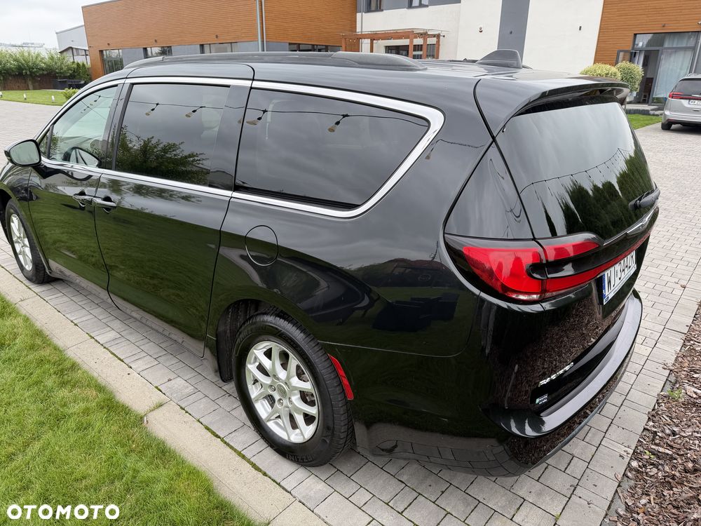 Chrysler Pacifica - 4