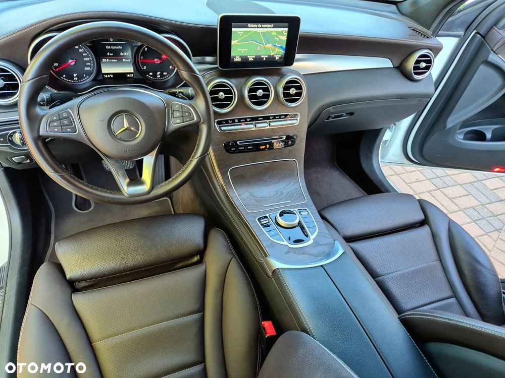 Mercedes-Benz GLC 220 d 4Matic 9G-TRONIC AMG Line - 20