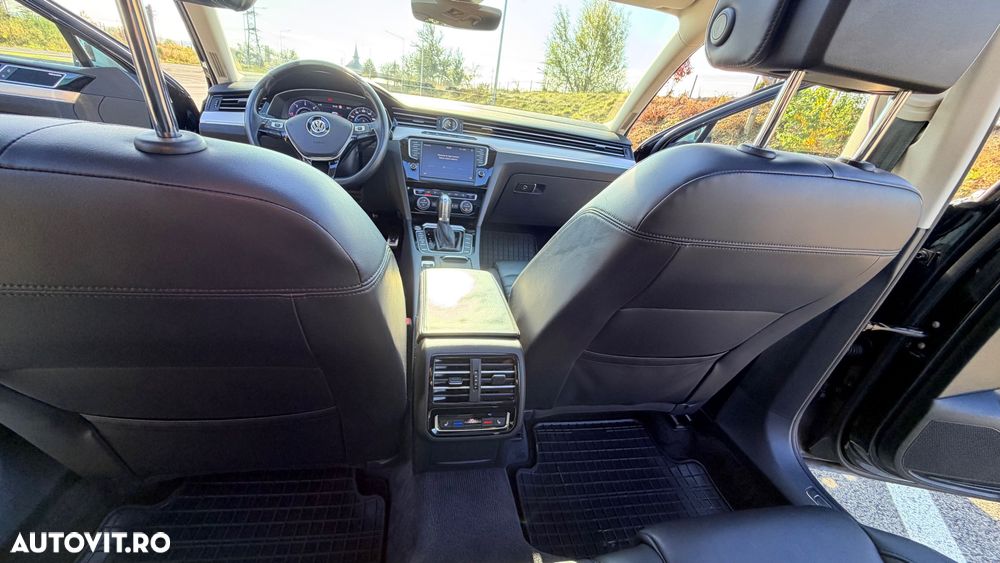 Volkswagen Passat - 33