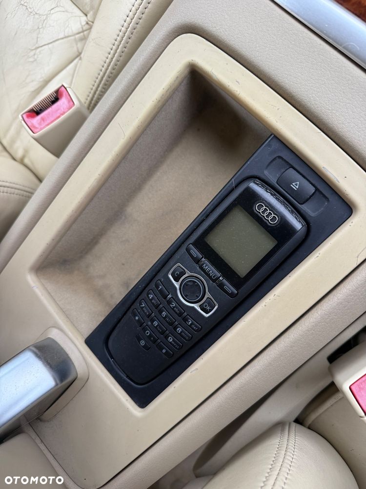 Audi A8 4.2 Quattro - 2