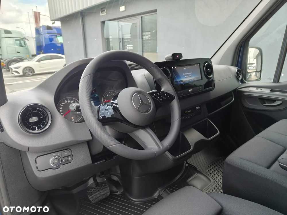 Mercedes-Benz Sprinter - 9