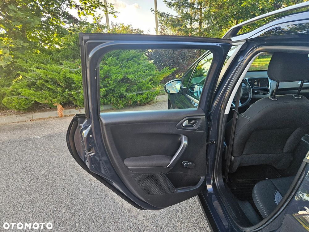 Peugeot 2008 PureTech 82 Style - 36