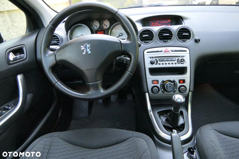 Peugeot 308 120 VTi Family - 17