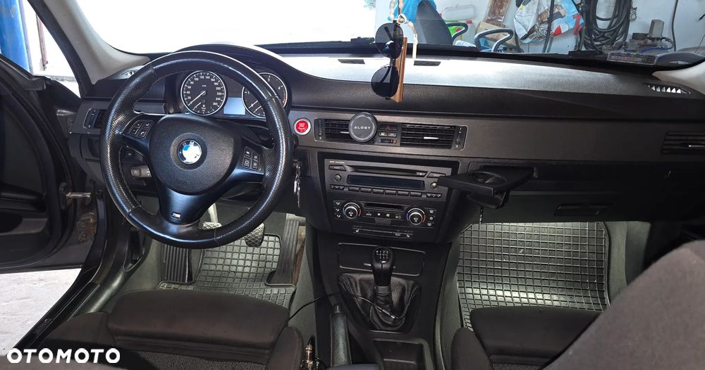 BMW Seria 3 320d - 13