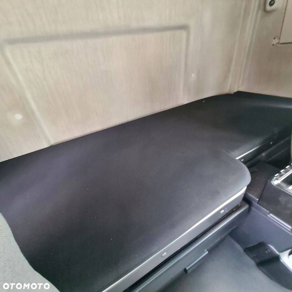 Łóżko leżanka dolna kabiny Iveco Stralis HI-WAY - 5