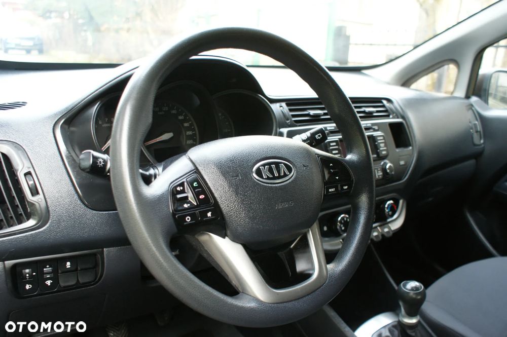 Kia Rio - 5