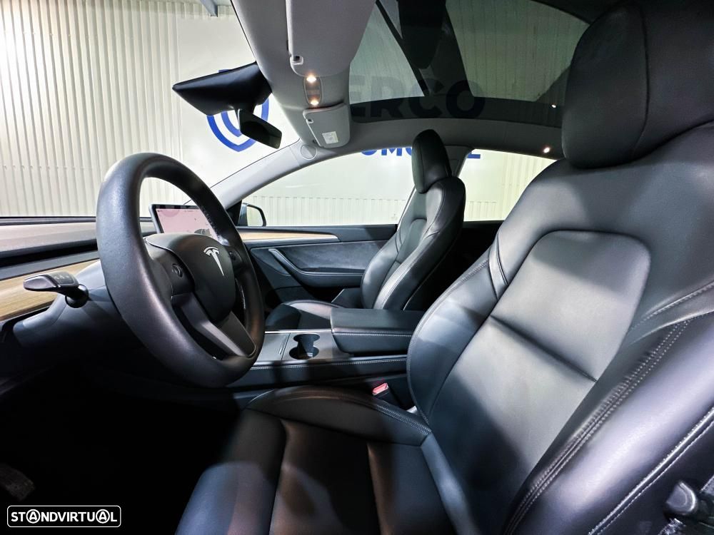 Tesla Model Y Long Range Dual Motor AWD - 9