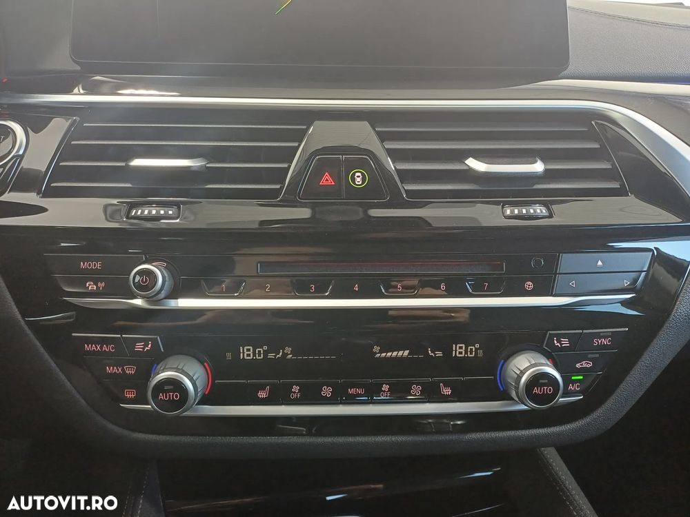 BMW Seria 5 520d xDrive AT - 17