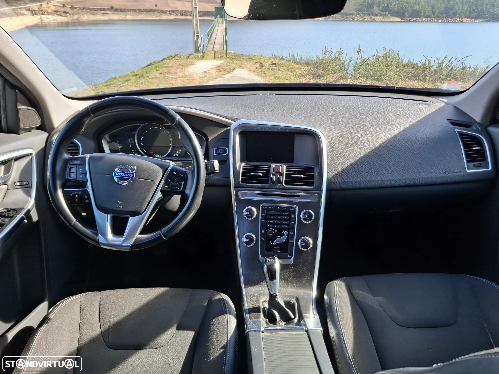 Volvo XC 60 2.0 D4 Momentum - 8