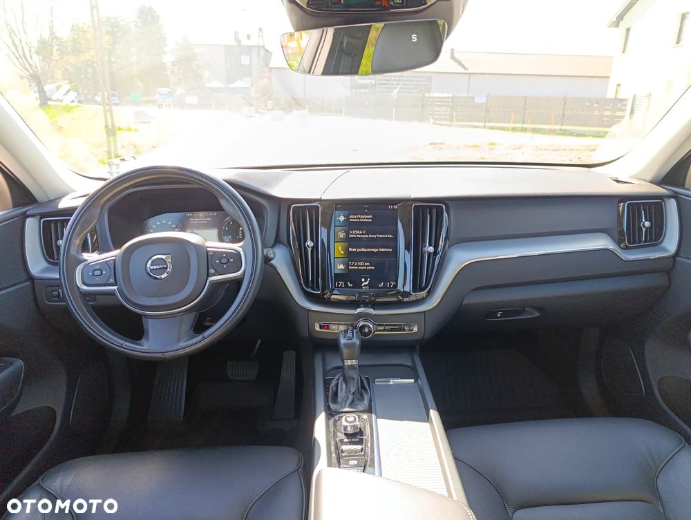 Volvo XC 60 T5 AWD Geartronic Momentum - 8
