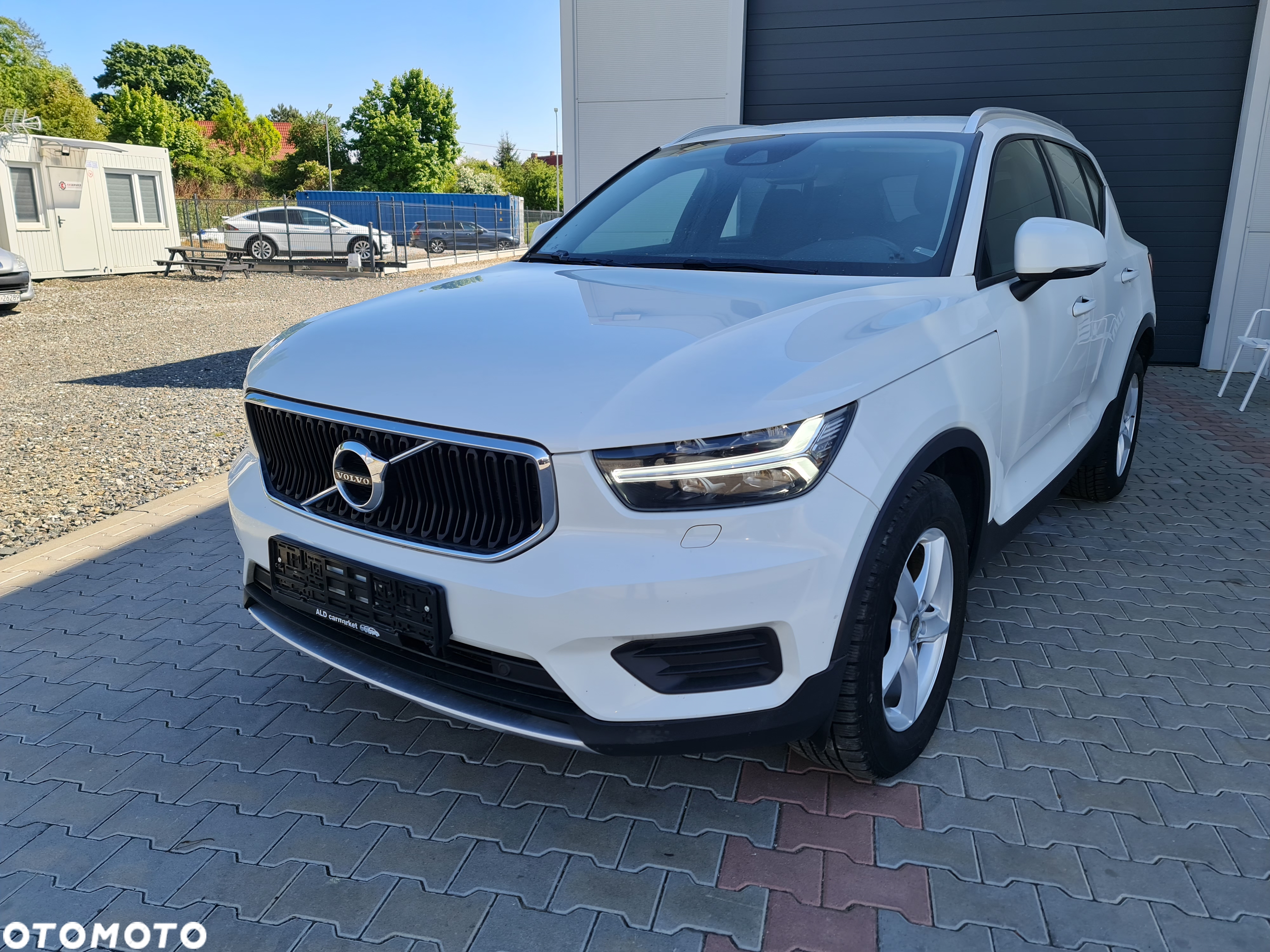 Volvo XC 40 D3 AWD Geartronic Momentum Pro - 9
