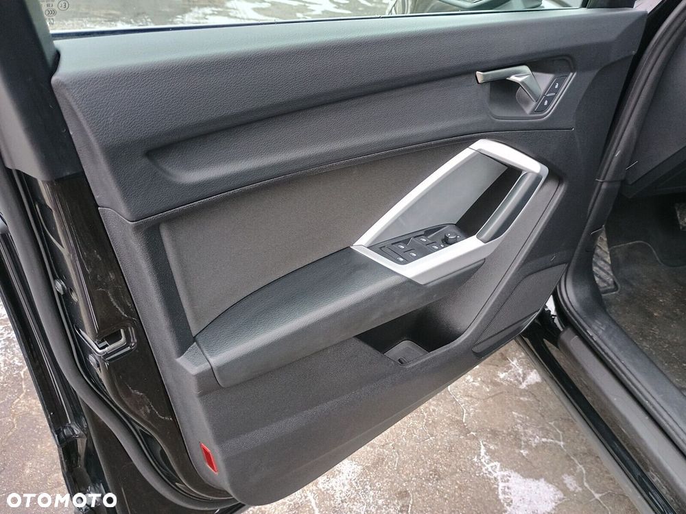 Audi Q3 Sportback - 16
