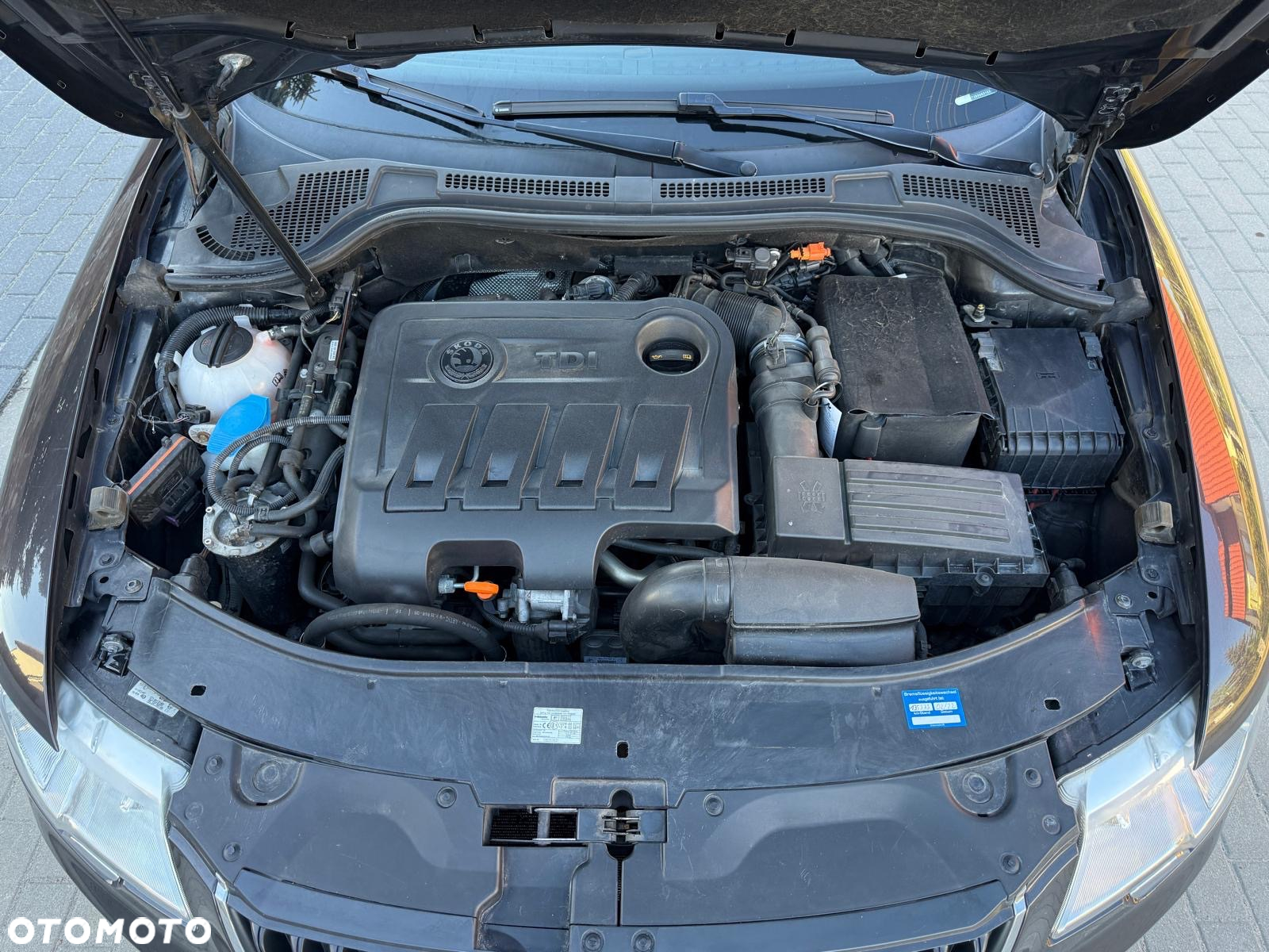 Skoda Superb 2.0 TDI DSG Elegance - 24