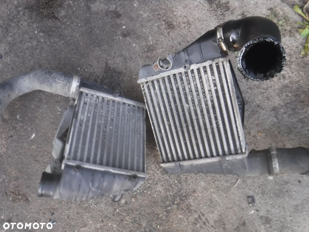 Audi A4 B7 Seat Exeo  2.0 TDI intercooler lewy