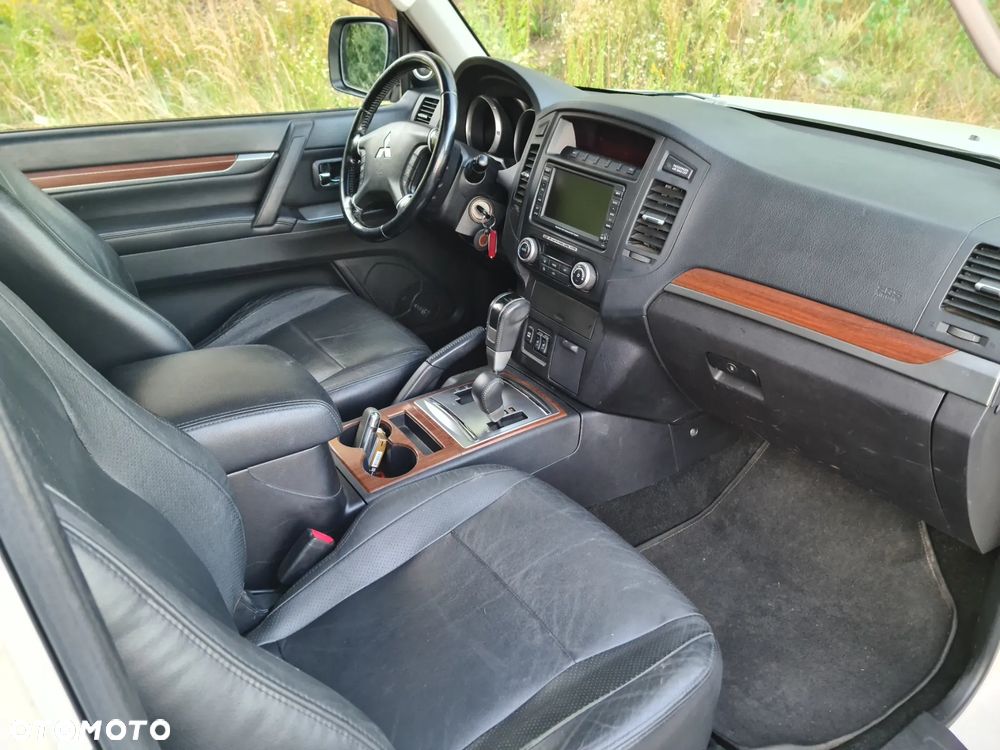 Mitsubishi Pajero - 5