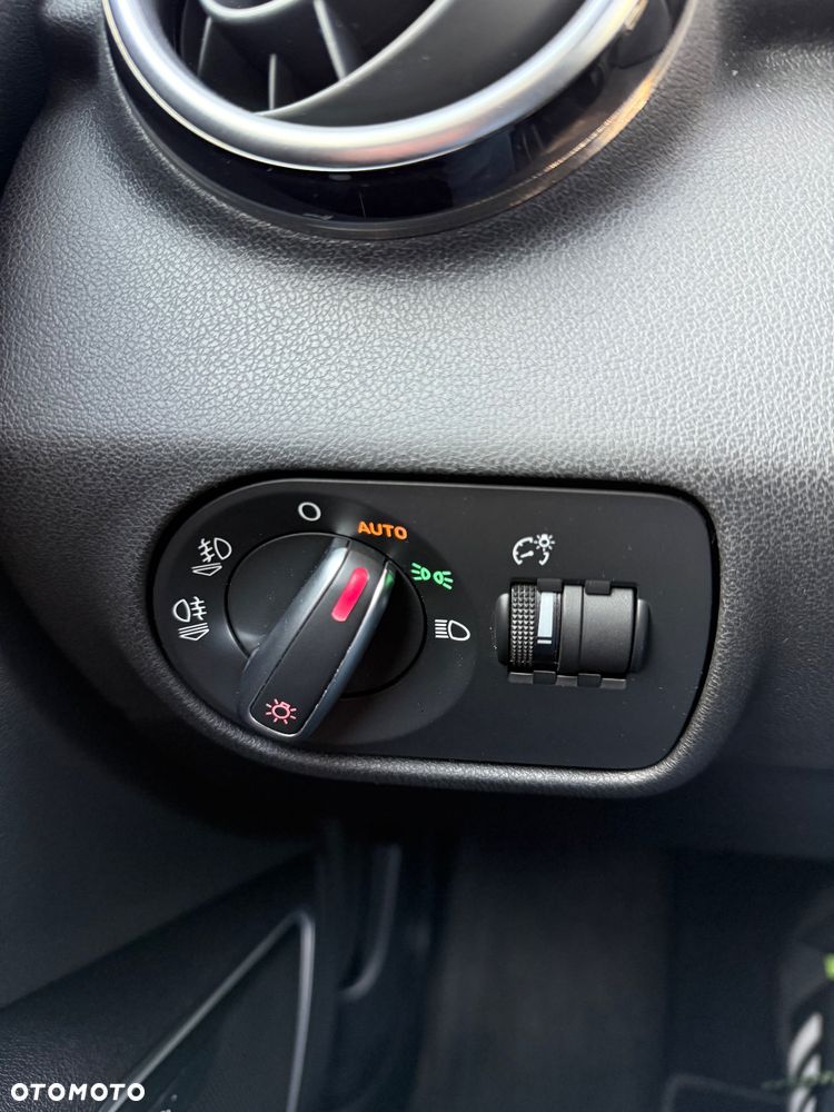 Audi A1 Sportback 1.4 TFSI S tronic S line edition m S line Sportpaket - 24