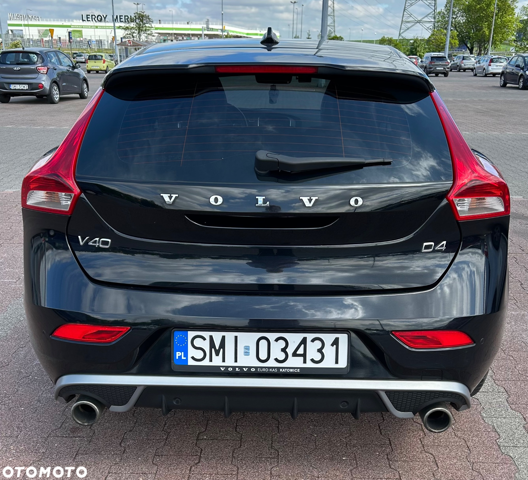 Volvo V40 D4 Drive-E R-Design Momentum - 4