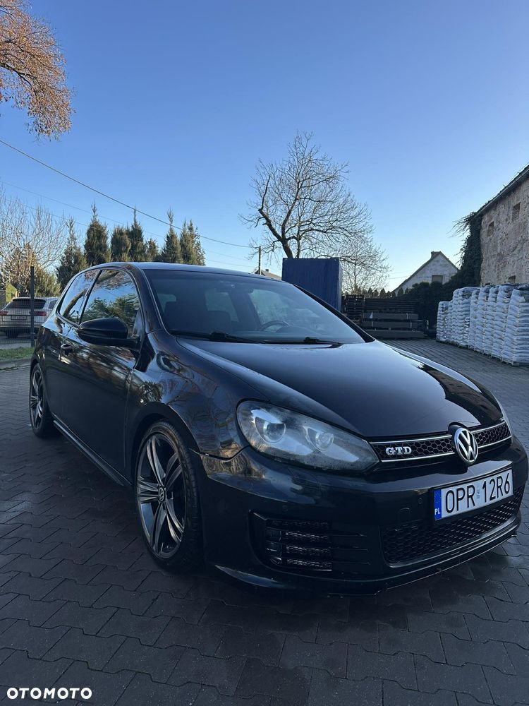Volkswagen Golf - 1
