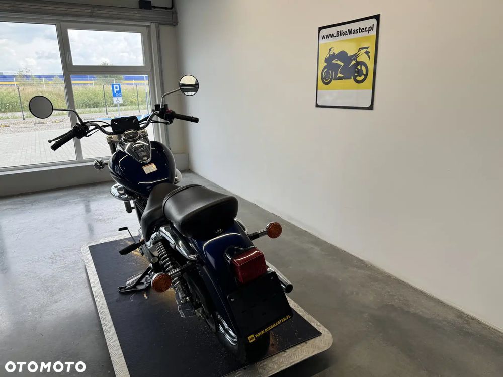 Suzuki Intruder - 7