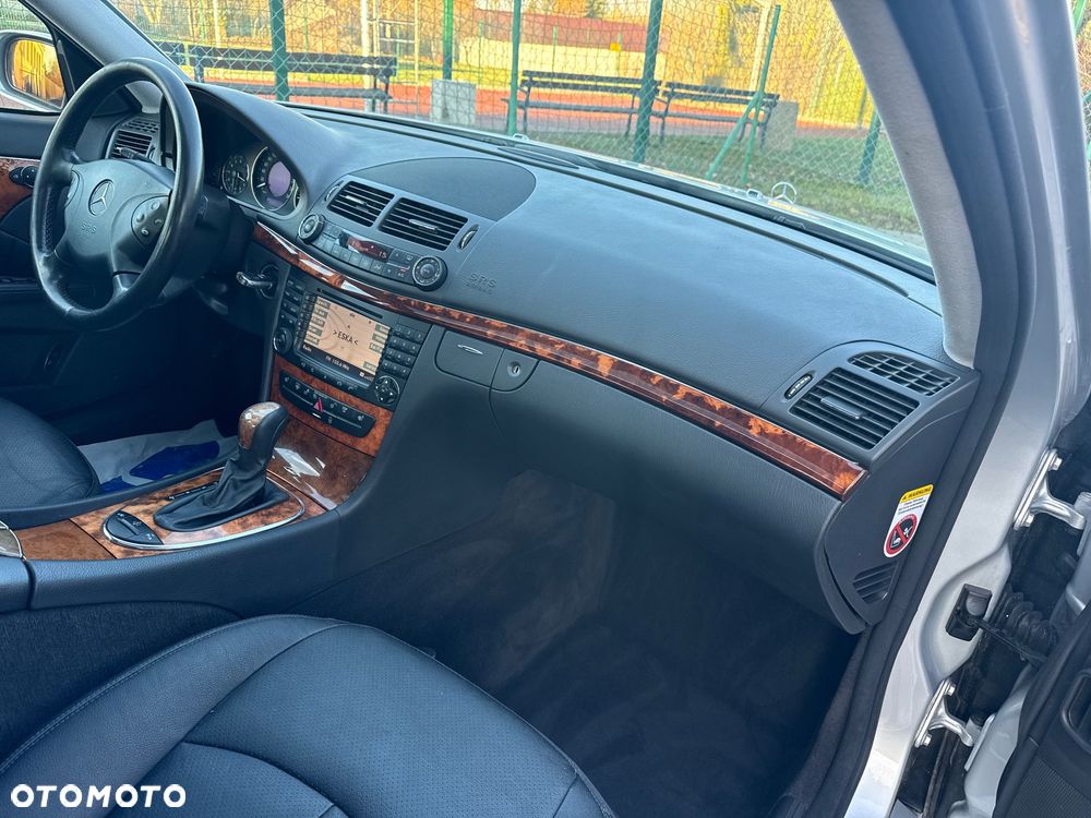 Mercedes-Benz Klasa E 500 T 4Matic Elegance Sport Edition - 15