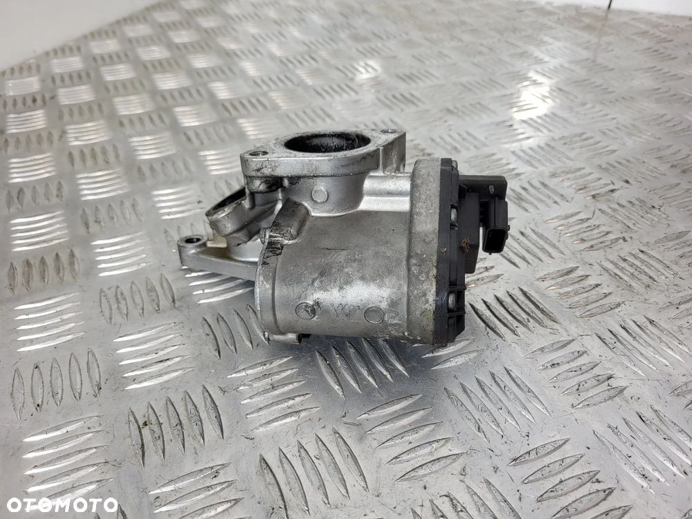 Suzuki Grand Vitara II 1.9 DDIS Zawór EGR - 2