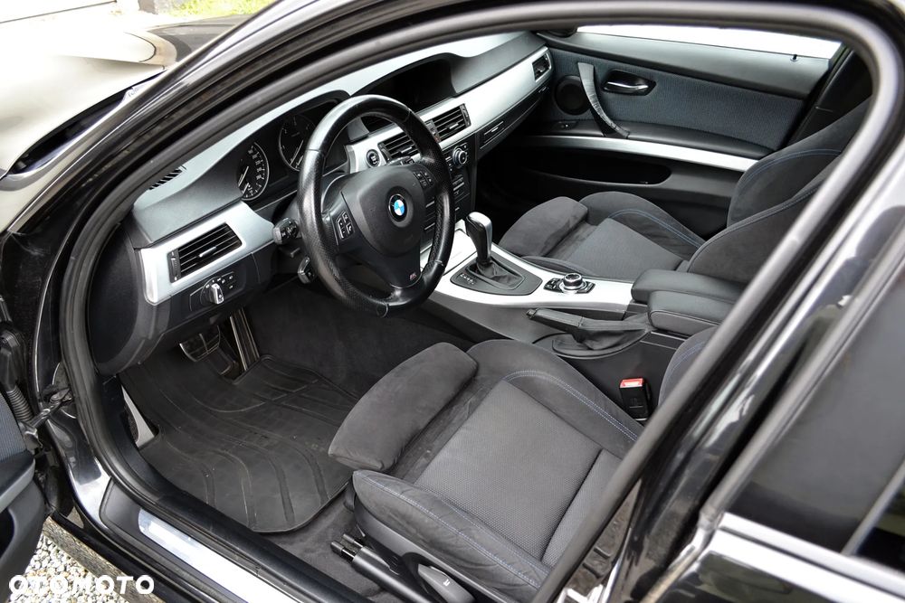 BMW Seria 3 320d xDrive DPF Edition Sport - 10