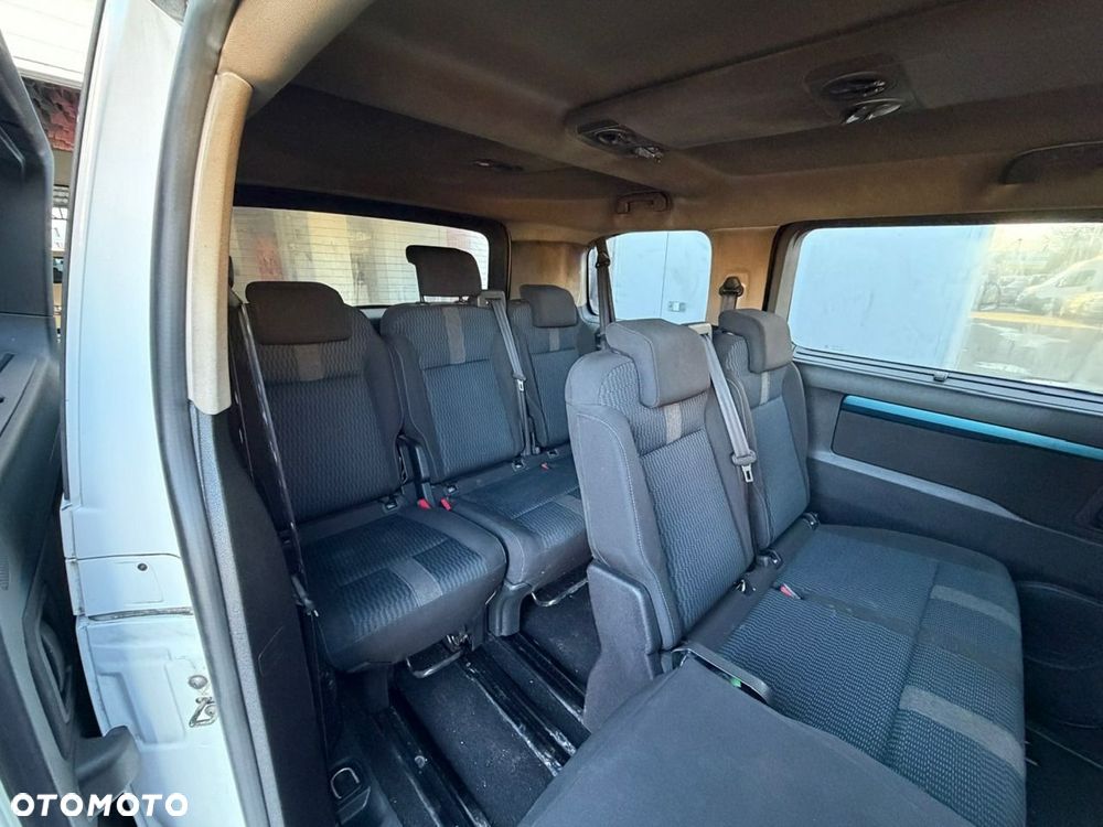 Peugeot Traveller - 10