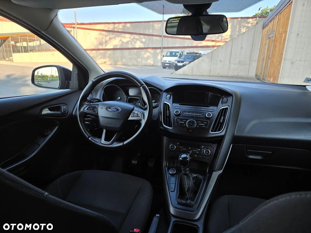 Ford Focus 1.0 EcoBoost Titanium - 12