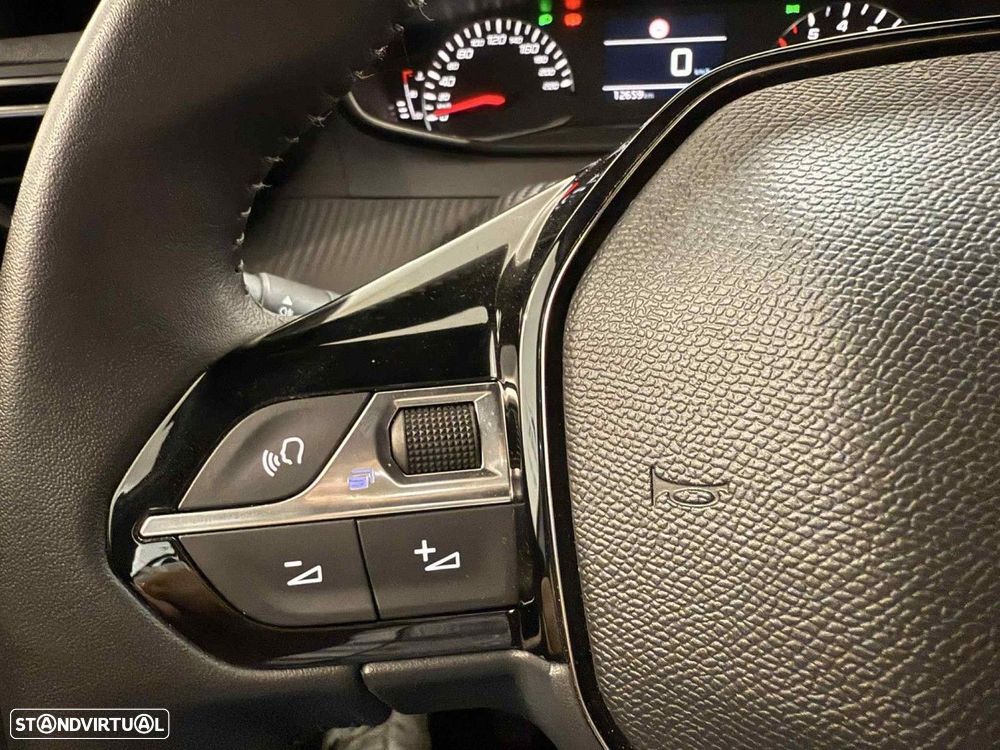 Peugeot 2008 1.2 PureTech Active - 18