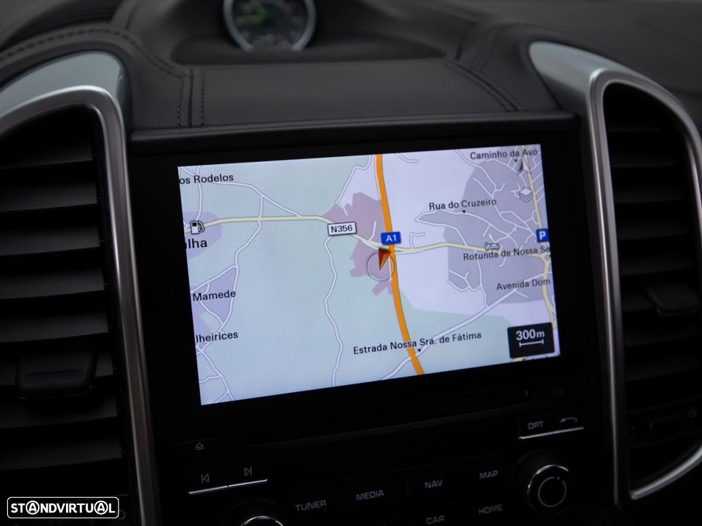 Porsche Cayenne S - 32