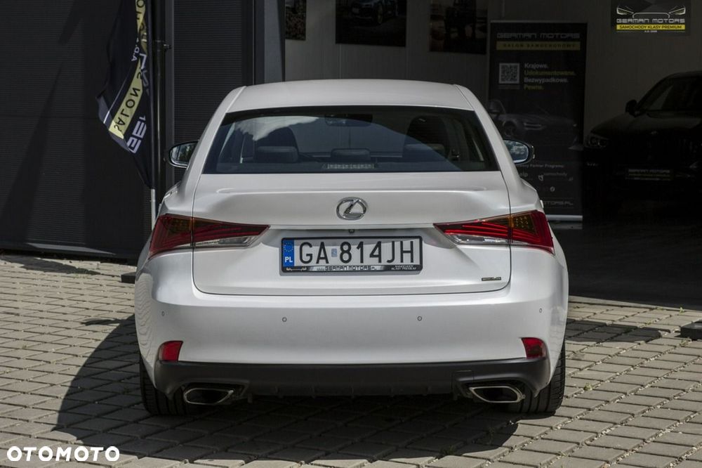 Lexus IS - 17