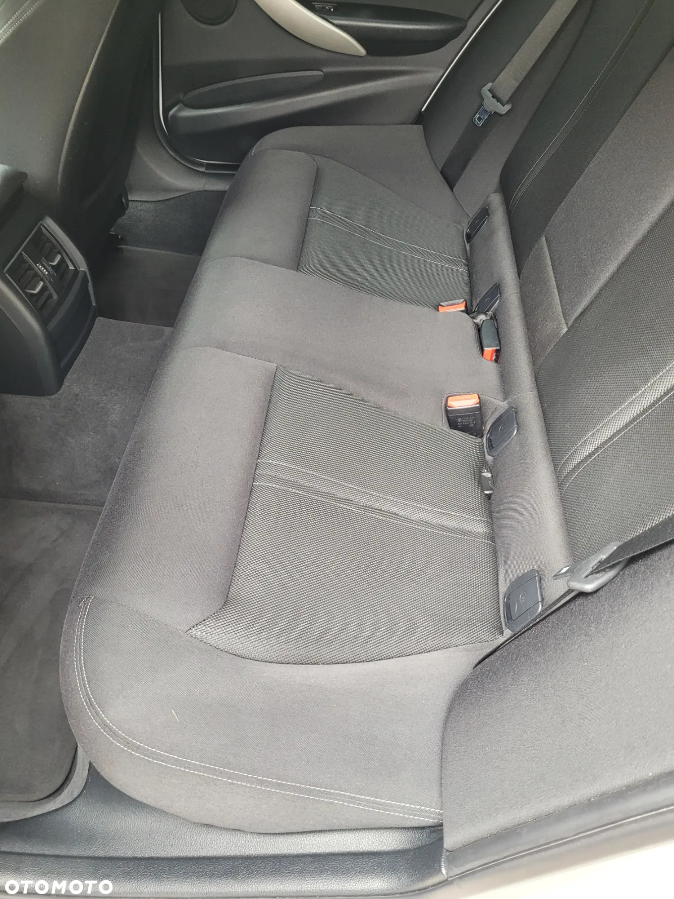 BMW Seria 3 318i - 25