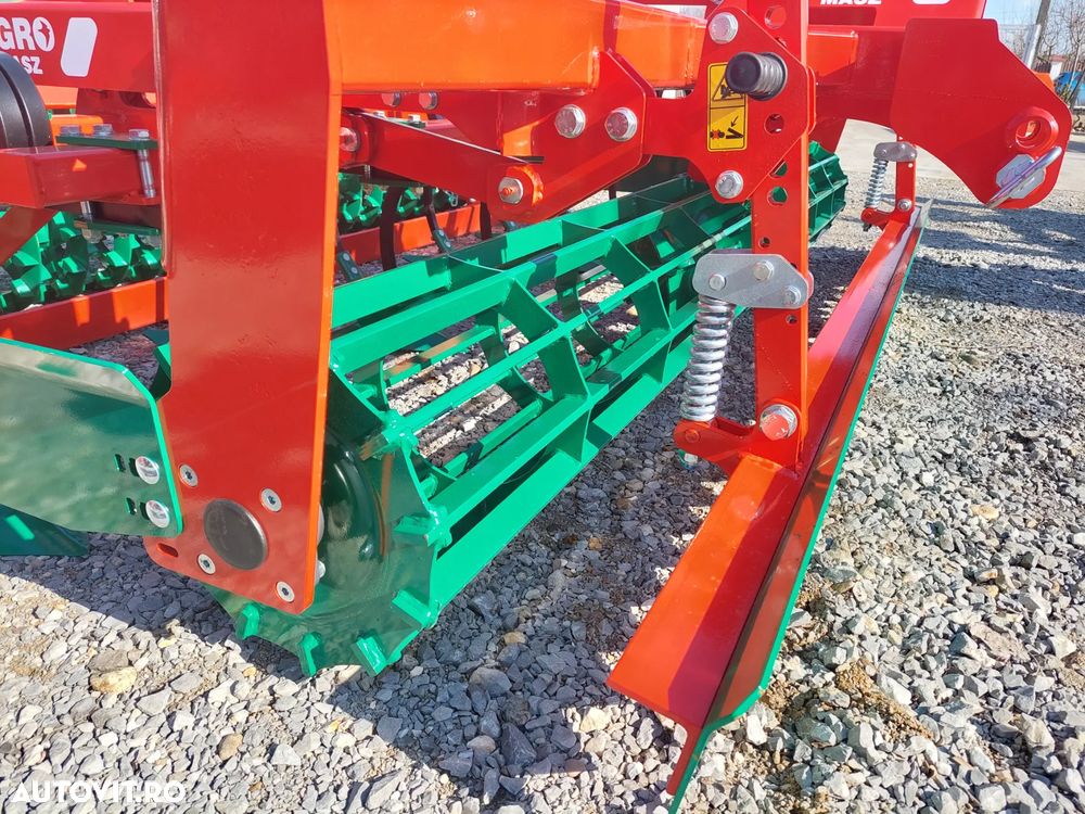 Agro-Masz AUC30 compactor purtat de 3m - 10