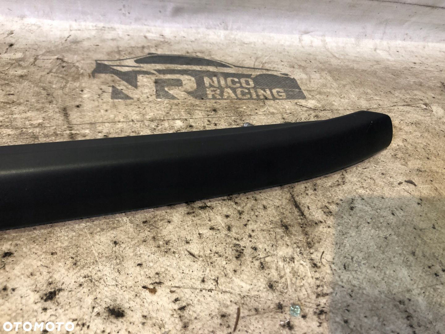 RELING DACHOWY PRAWY AUDI A4 B9 CZARNY MAT - 2