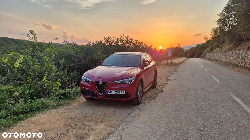 Alfa Romeo Stelvio - 12