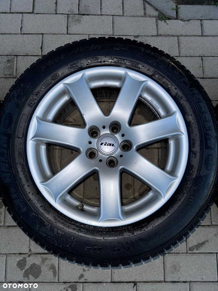 BMW Seria 7 745i - 30