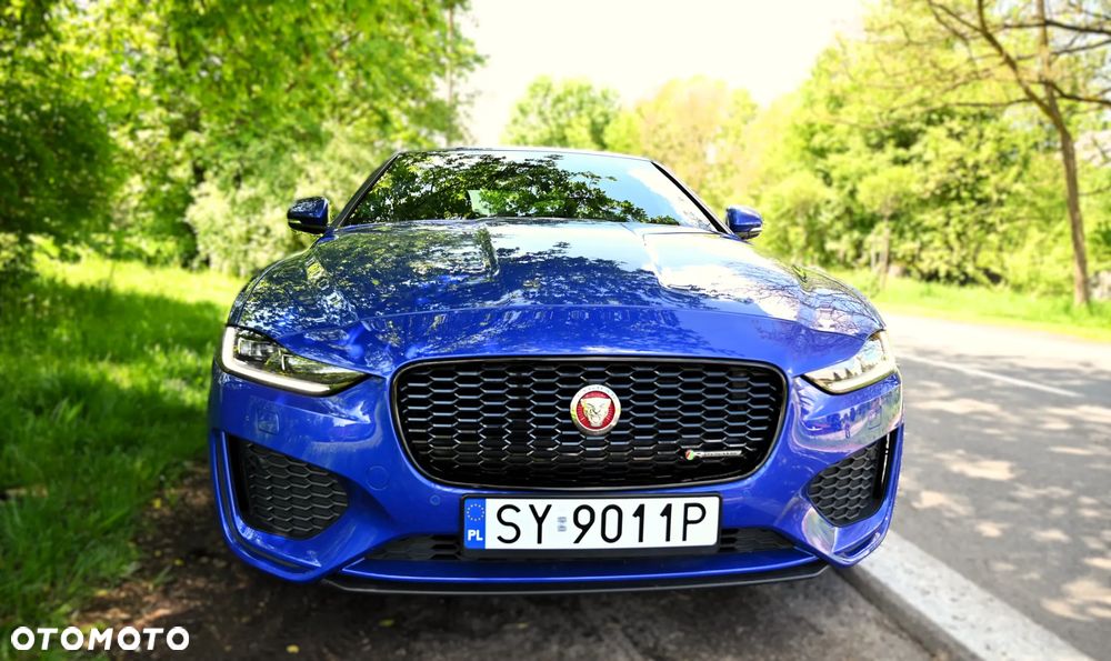 Jaguar XE - 1