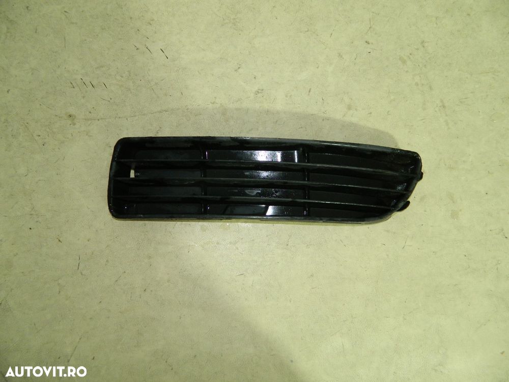 Grila bara fata partea stanga, Audi A4, 95-99, 8D0807345B - 2