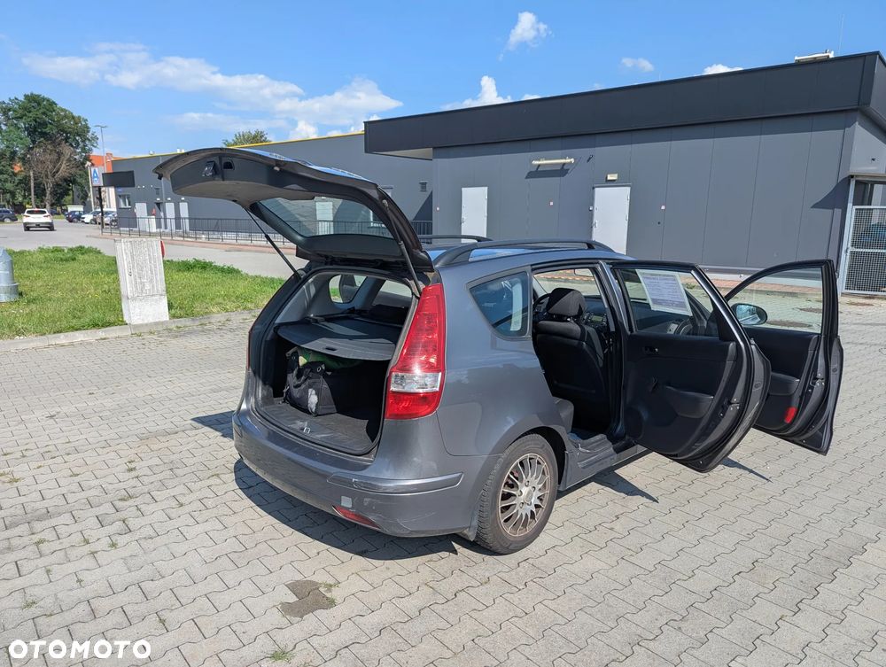 Hyundai i30 i30cw 1.4 blue Comfort - 18