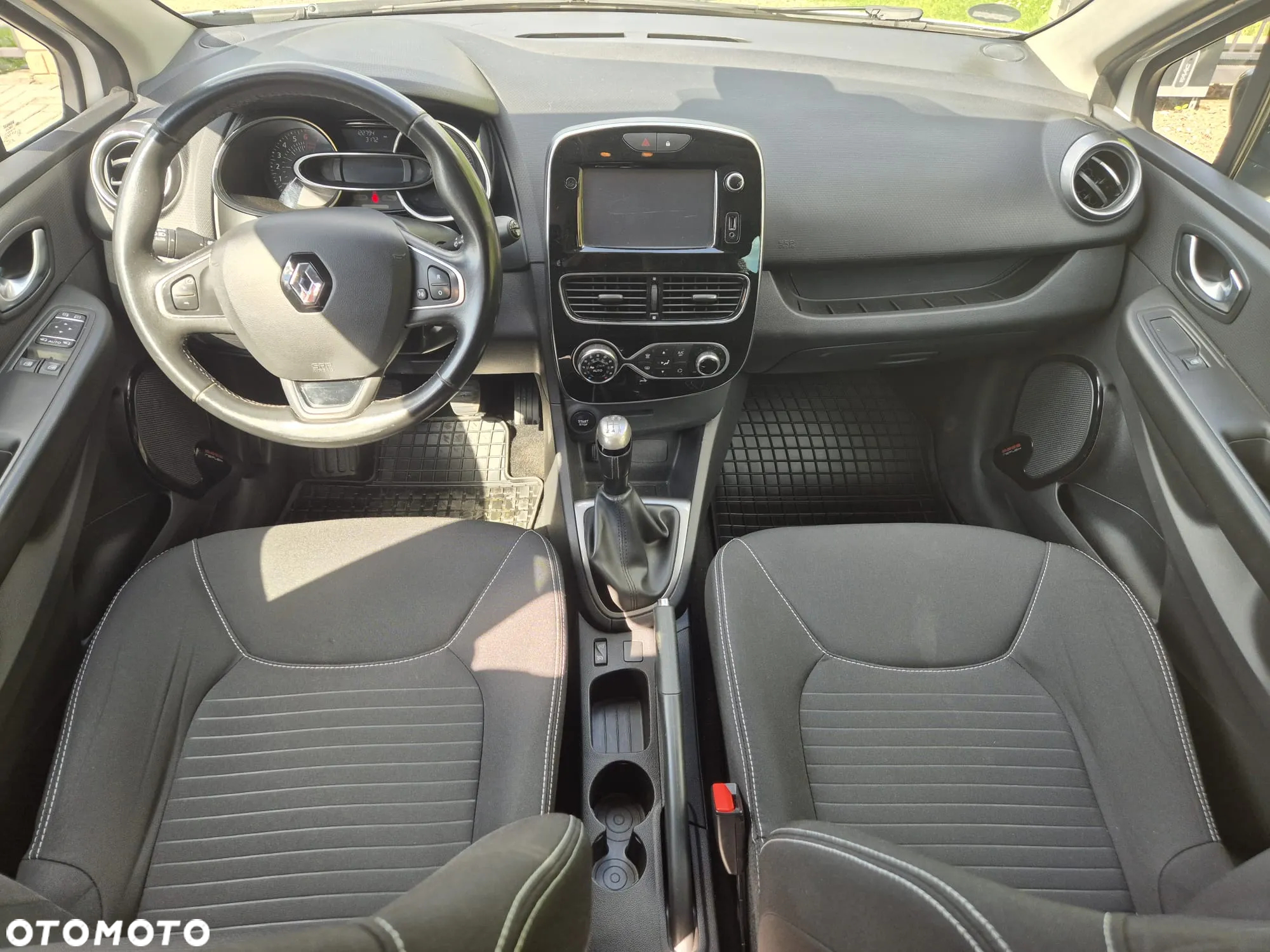 Renault Clio 1.2 16V 75 LIMITED - 6