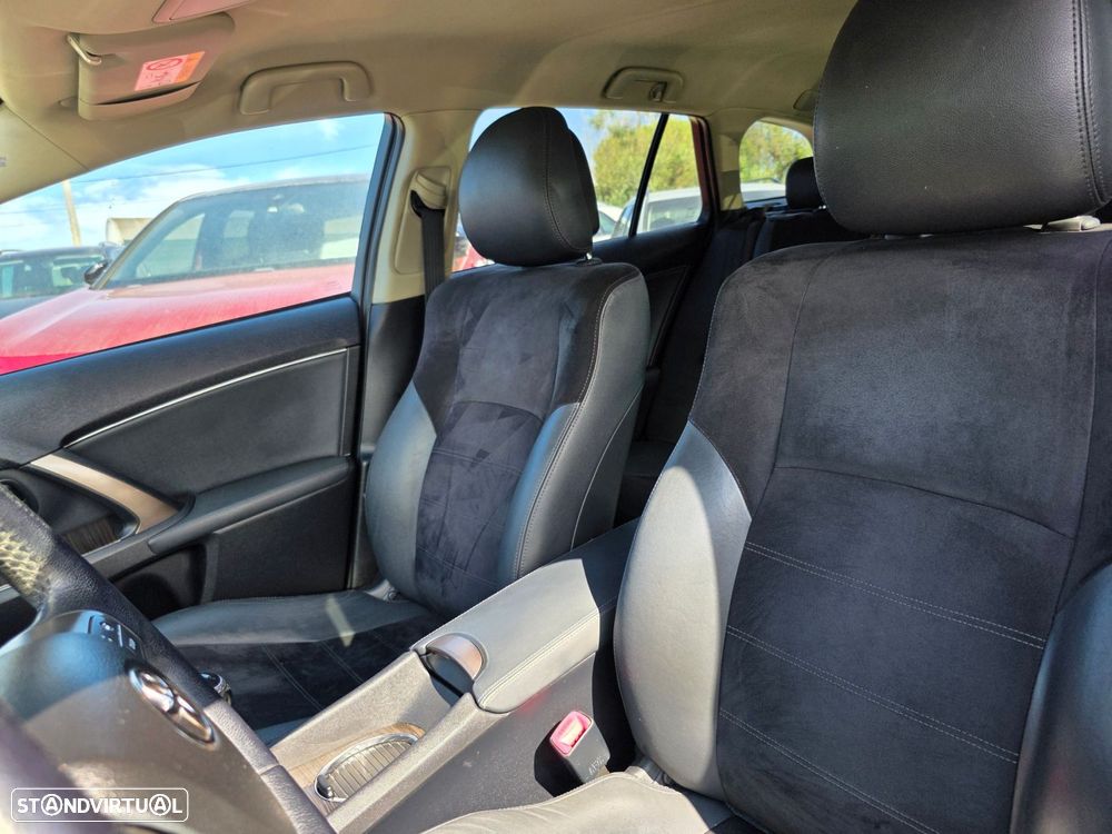 Toyota Avensis Touring Sports 2.0 D-4D Luxury - 11