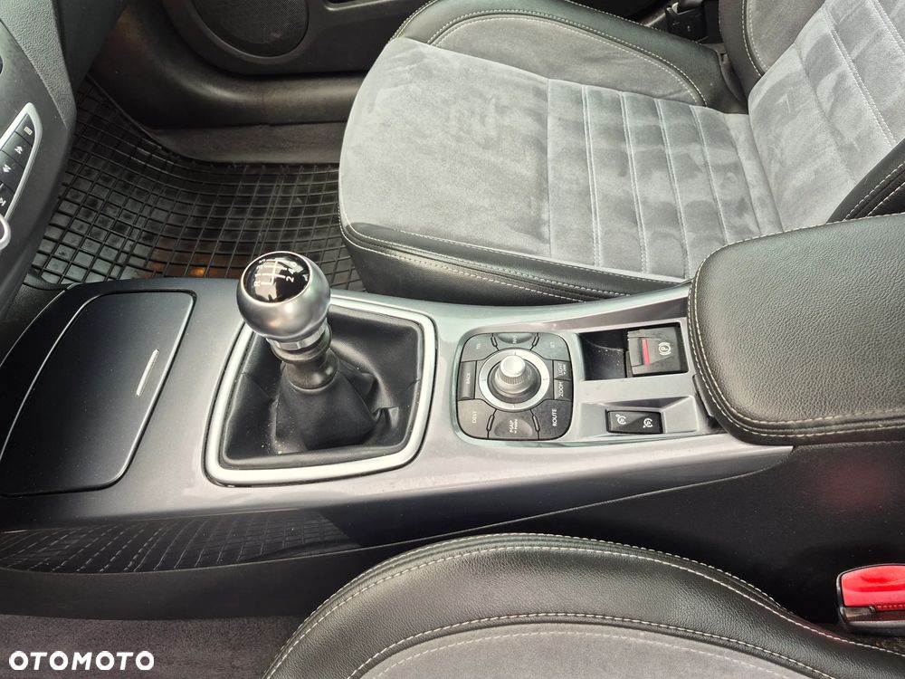 Renault Laguna dCi 150 FAP GT - 15