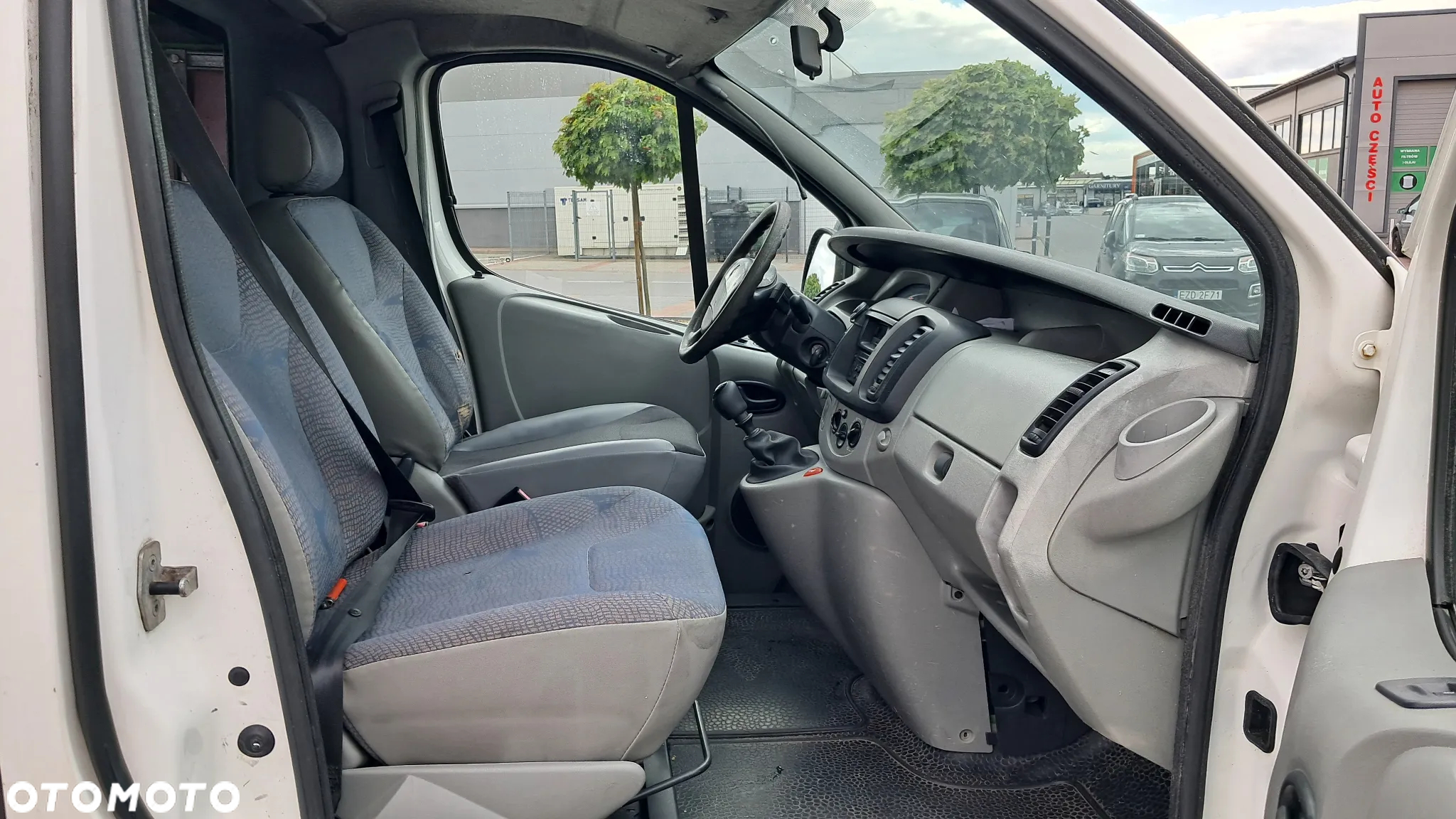 Renault TRAFIC - 10