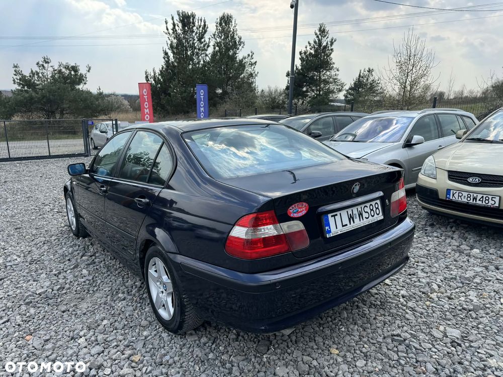 BMW Seria 3 318i - 4