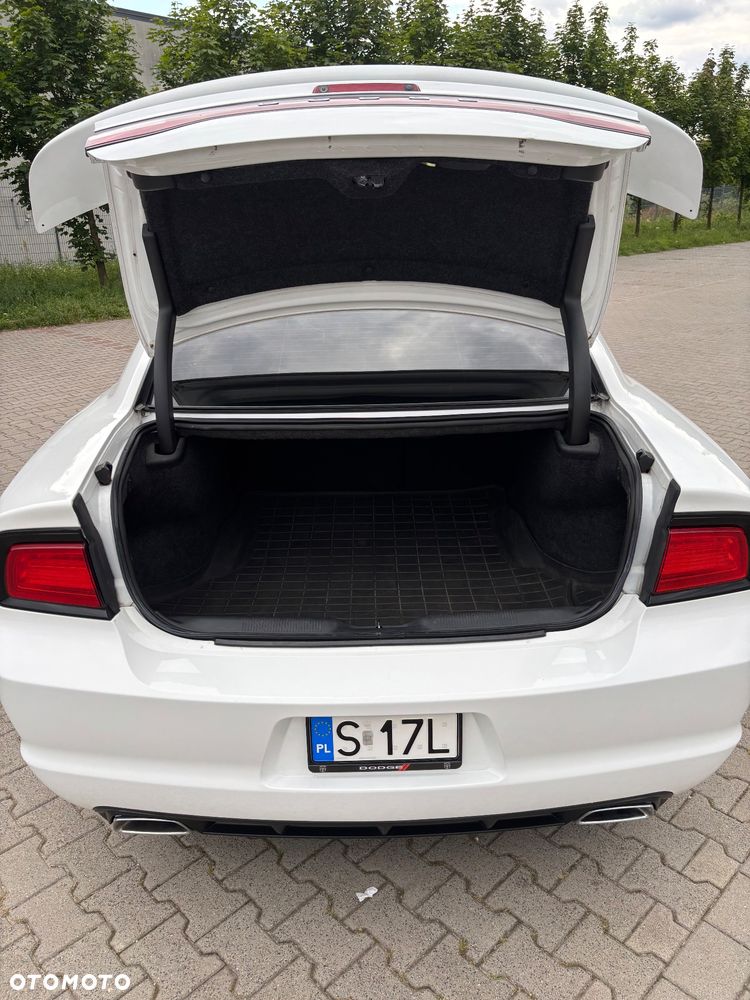 Dodge Charger 5.7 V8 RT - 10