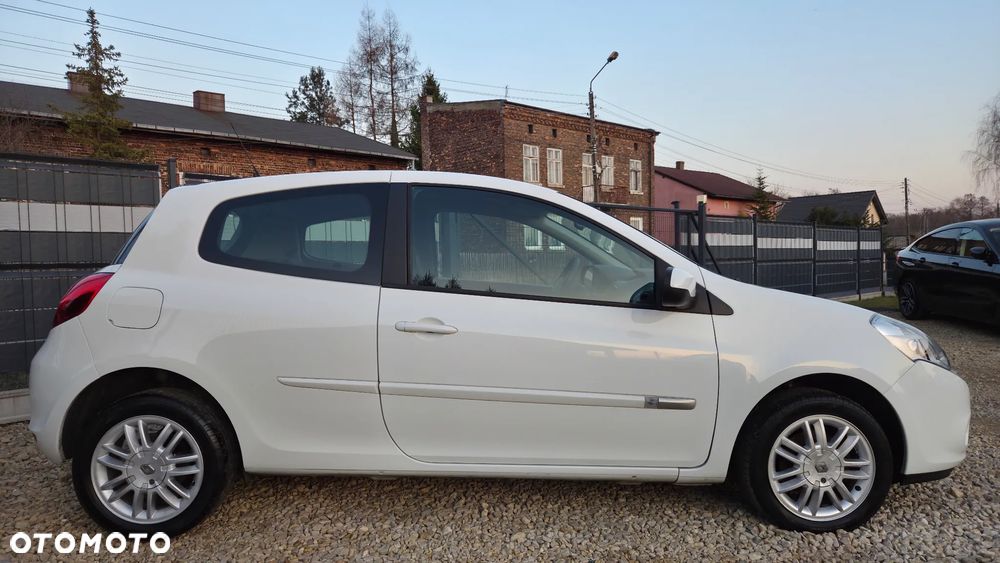 Renault Clio 1.2 16V 75 Collection - 14