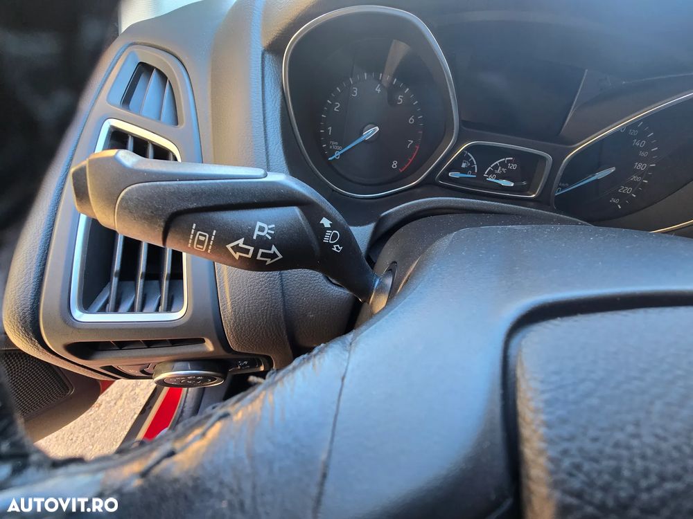 Ford Focus - 11