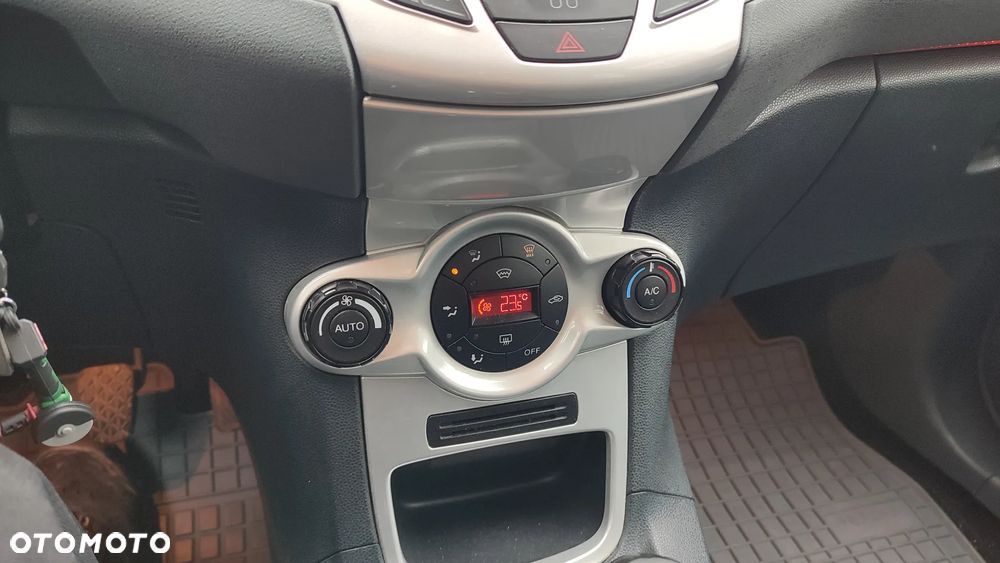 Ford Fiesta 1.25 Titanium - 31