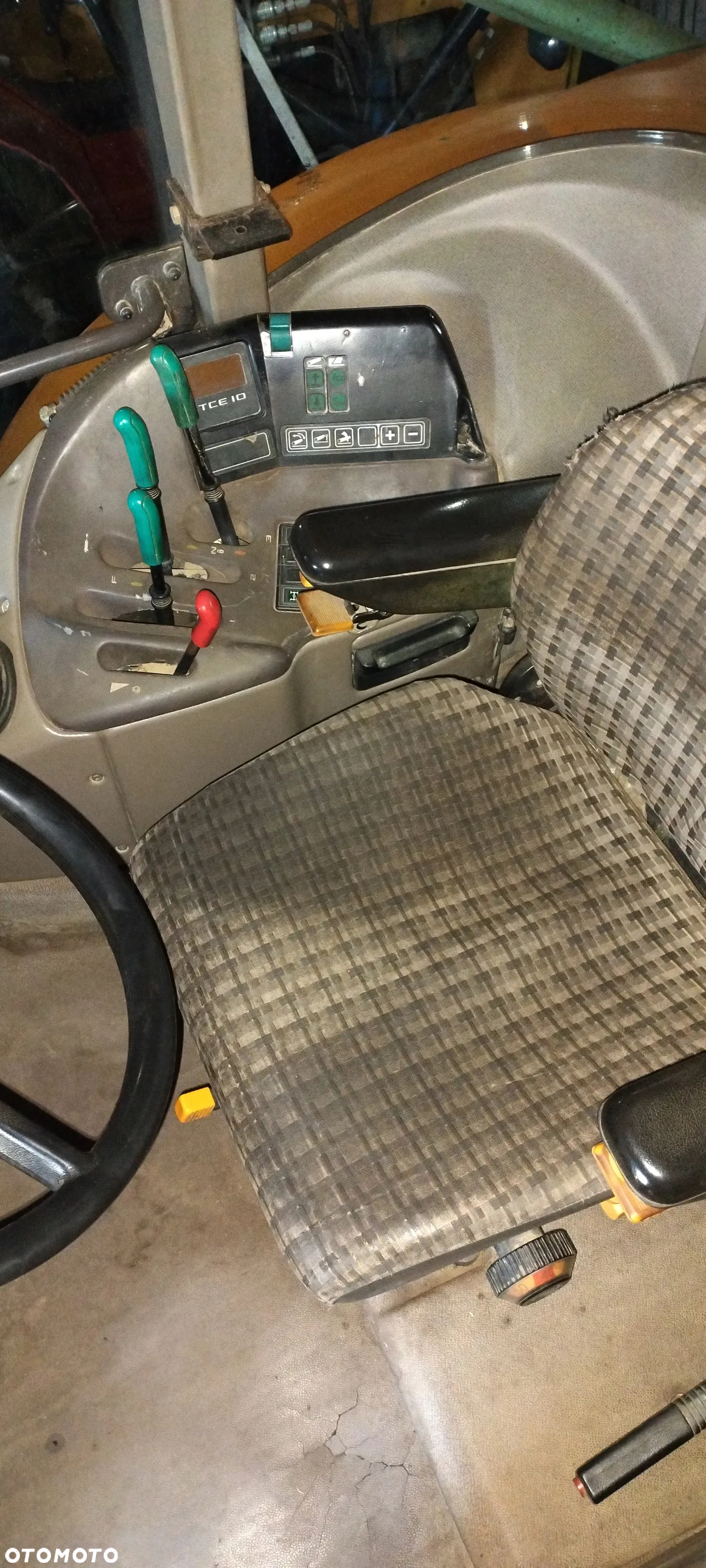 Renault Ares 620 RZ - 8